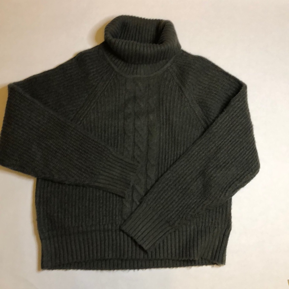 1.State Sweater Large
